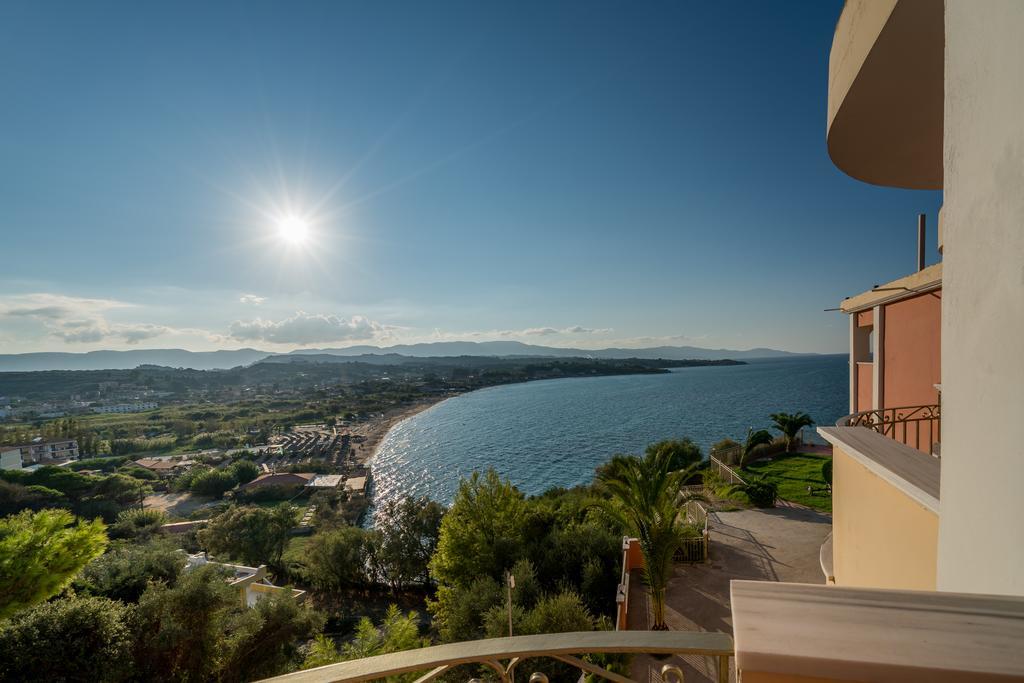 Camera Matrimoniale con Vista Mare Laterale